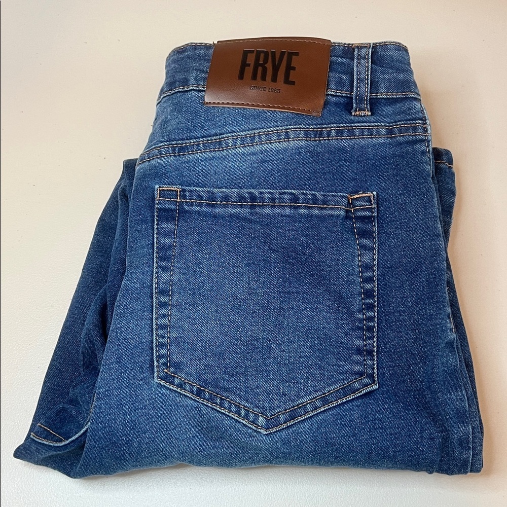 Frye Straight Leg High Waist Jean Medium Wash Size 6/28